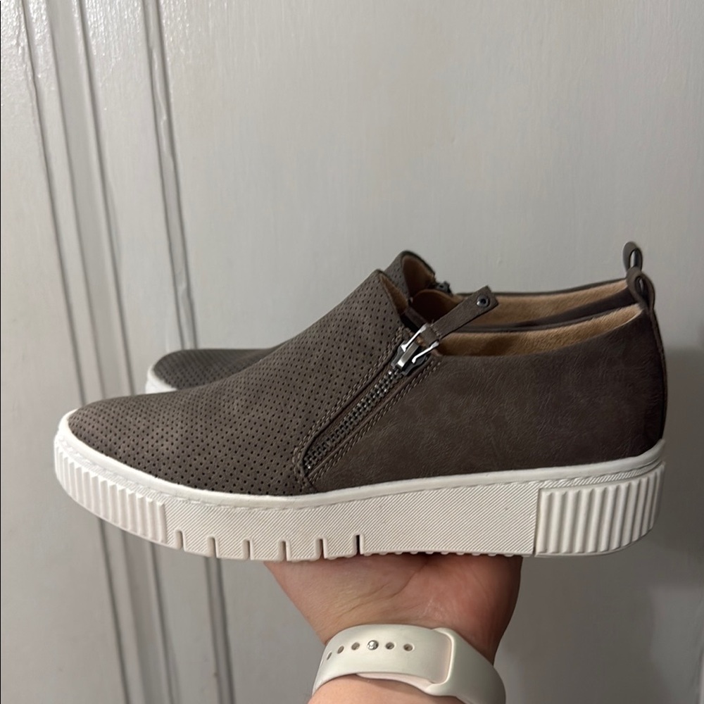Soul Naturalizer Womens Slip on shoes